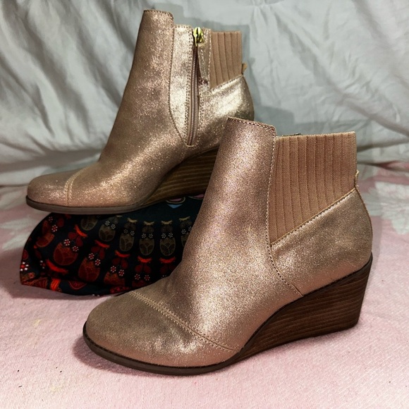 Toms Rose Gold Ankle Booties - Picture 2 of 11